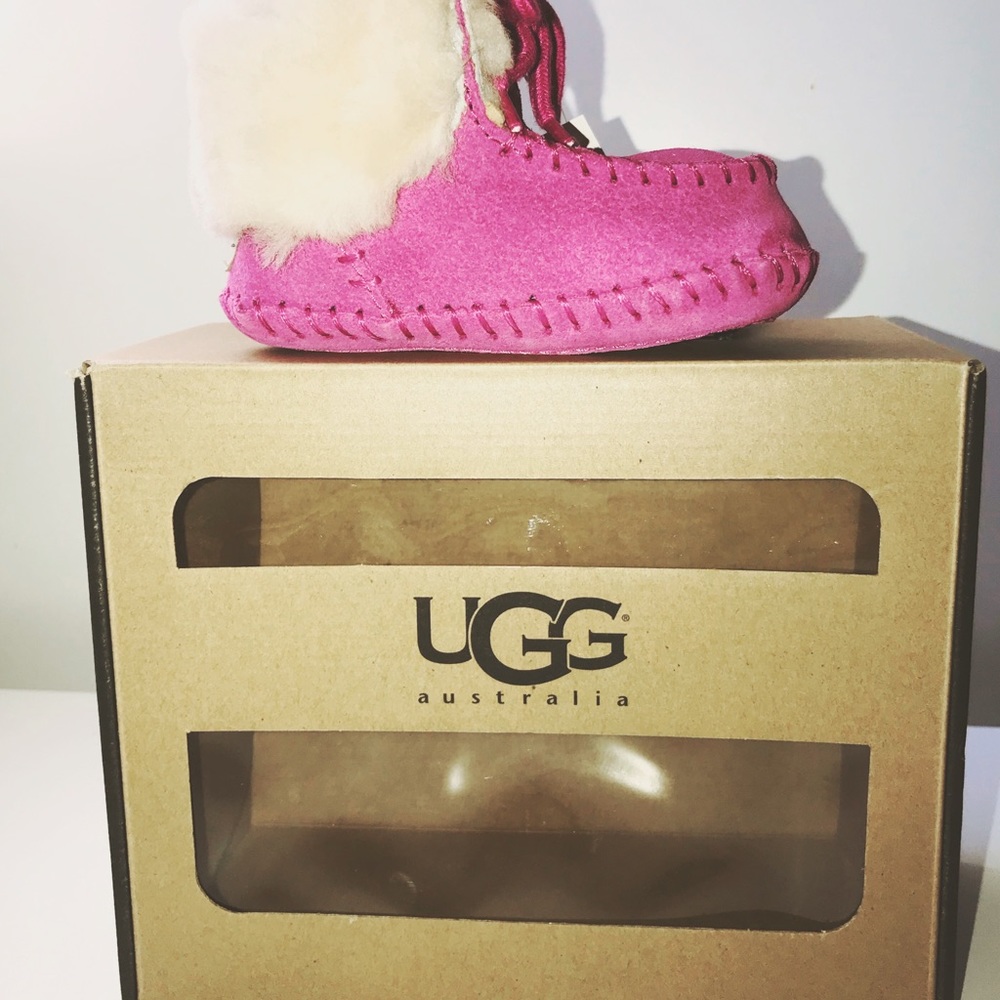 - New Authentic Baby Infant UGG boots, pink, size 2/3 (6-12 months)